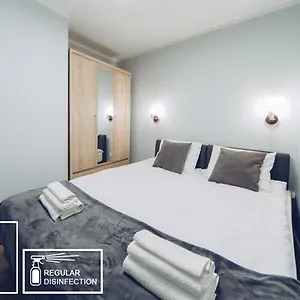 platan-apartments-2-bedrooms-3-min-main-squer.krakowhotelspoland.com/